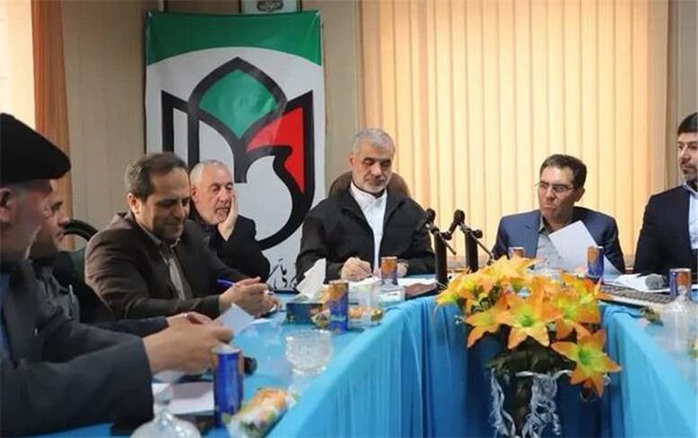 عملیات اجرایی روشنایی جاده ثمرین تا سه‌راهی ثمرین آغاز شد
