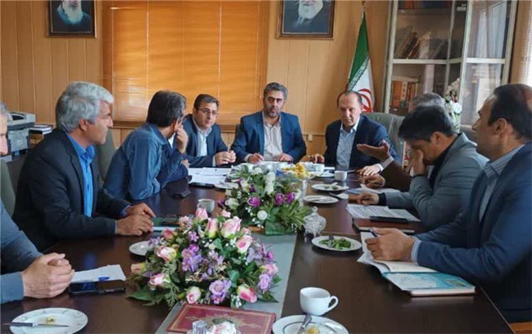 بهسازی و روکش آسفالت محورهای ارتباطی ایجرود با جدیت دنبال می‌شود