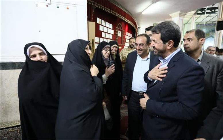 «اخلاق» جواب داد