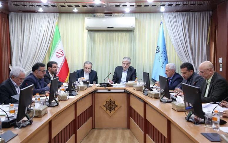 نشست‌ استاندار همدان با وزیران علوم و امور خارجه و مدیرعامل صندوق کارآفرینی امید