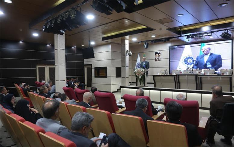 افتخار می‌کنم به تجاری که برای ایران می‌جنگند
