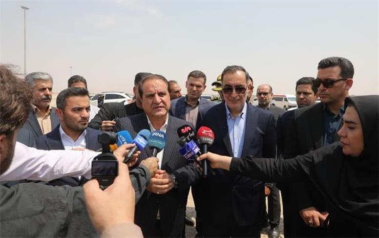 عملیات اجرایی نیروگاه خورشیدی ۲۰ مگاواتی پارکینگ اربعین مهران آغاز شد