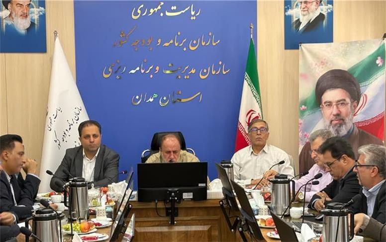 بررسی راهکارهای توسعه بخش معدن در جلسه شورای معادن استان همدان