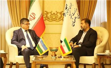 مبادلات کالا با ایران را توسعه می‌دهیم