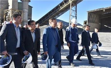 تسریع در رفع موانع تولید؛ محور رویکرد مدیریت اقتصادی استان فارس