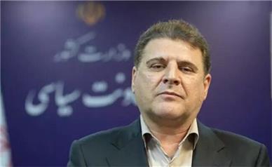 استانداران سابق، فرمانداران و مدیران سیاسی استان‌ها را منصوب می‌کنند