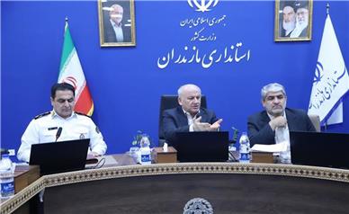 مقابل پیمانکاران بی‌مسئولیت مقاومت می‌کنم و اجازه فعالیت نمی‌دهم