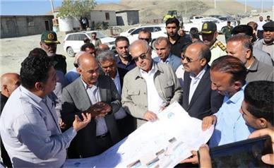 استاندار هرمزگان در نخستین سفر رسمی به بشاگرد بر تسریع طرح‌های آبرسانی و جاده‌ای تأکید کرد