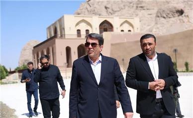 تأکید استاندار کرمان بر تسریع در بازگشایی باغ تاریخی بیرم‌آباد