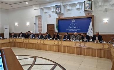 نشست مهم و راهبردی استاندار همدان با وزیر راه و شهرسازی